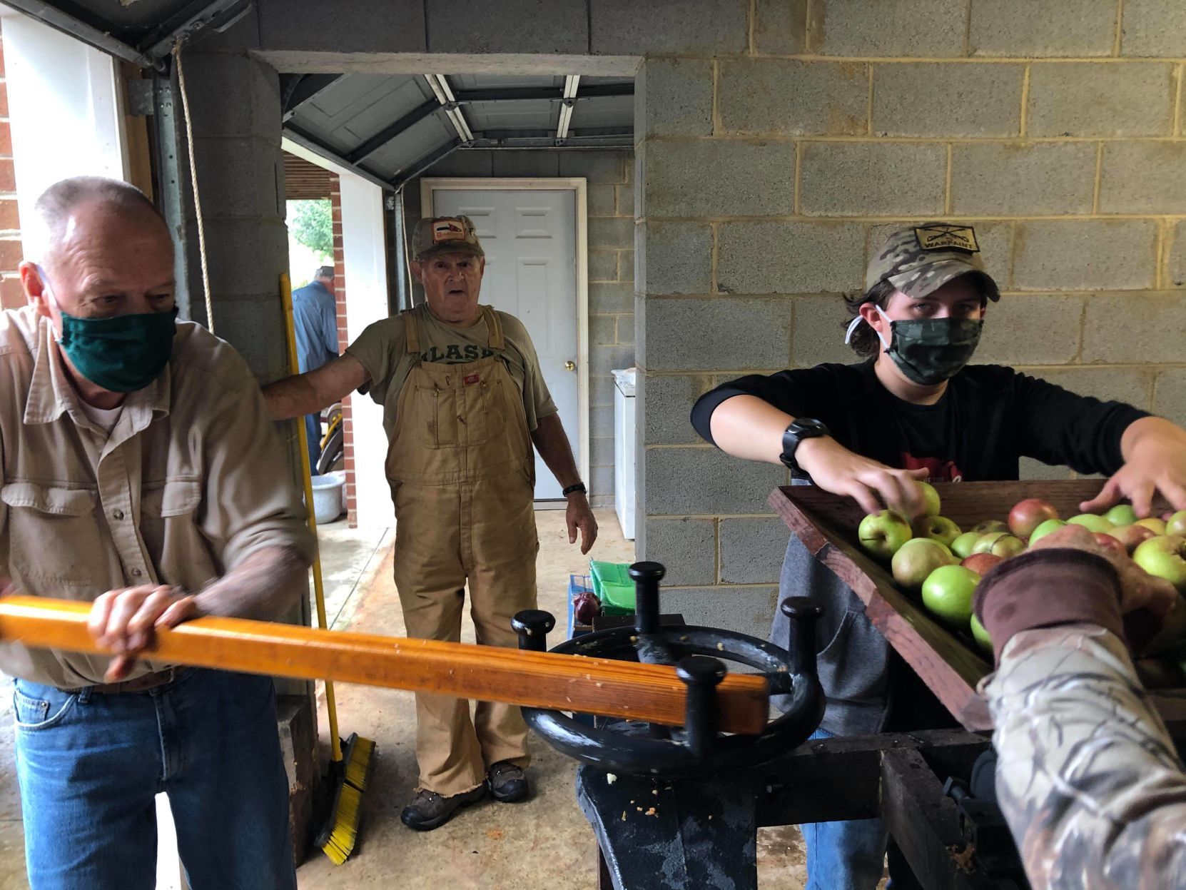 Sterling Maness pushes in apples